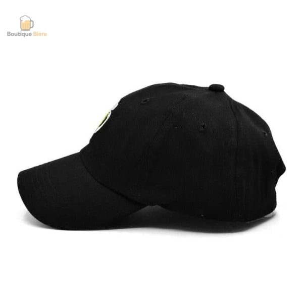 Casquette avec slogan : "Économisez l'eau, buvez de la bière