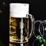 Chope de bière 1 L en plastique, légère et pratique