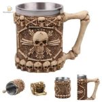 Chope de bière avec design crâne de pirate