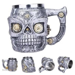 Chope de bière crâne avec engrenages décoratifs