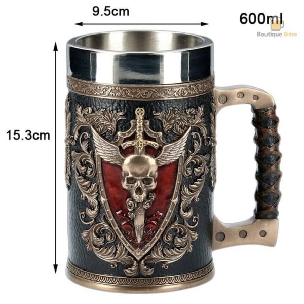 Accessoire de bar : chope crâne et épée pour amateurs de bière
