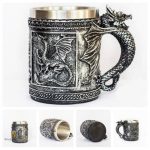 Chope de bière argent avec dragon volant décoratif