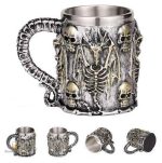 Chope de bière en argent avec motif de squelette de dragon