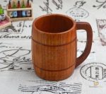 Chope de bière artisanale en bois, élégante et durable