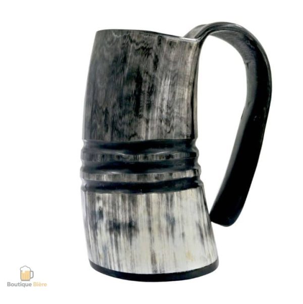 Chope en corne gravée pour savourer votre bière