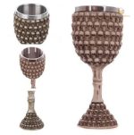 Coupes médiévales en métal pour célébrations