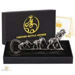 Accessoire original pour décapsuler vos boissons estivales