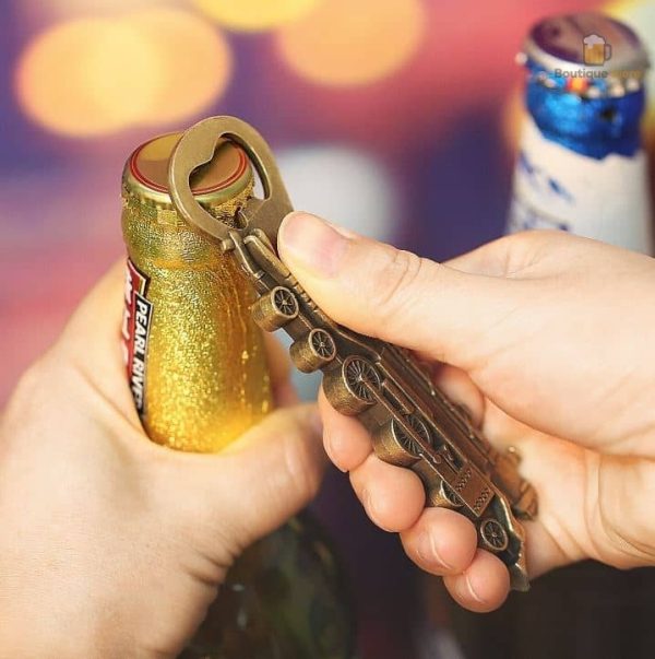 Décapsuleur en forme de train, idéal pour les amateurs de bière