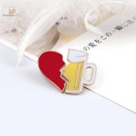 Accessoire Pin's, bière et amour, parfait pour les collectionneurs