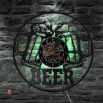 Horloge murale sur le thème de la bière avec éclairage LED