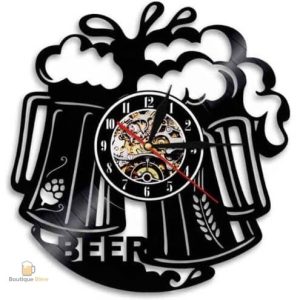 Horloge vinyle en forme de chope pour amateurs de bière