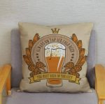 Housse de coussin avec design chope de bière