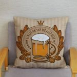 Coussin chope de bière pour ambiance conviviale