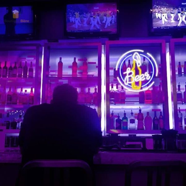 Néon lumineux pour fans de bière et soirées