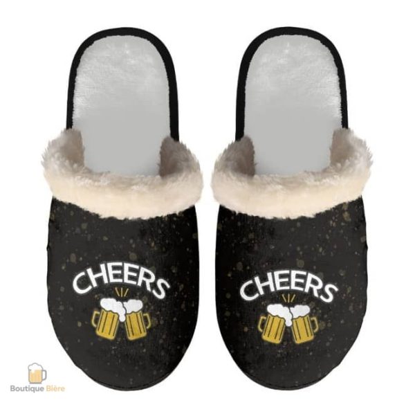 Pantoufles en forme de chopes de bière amusantes